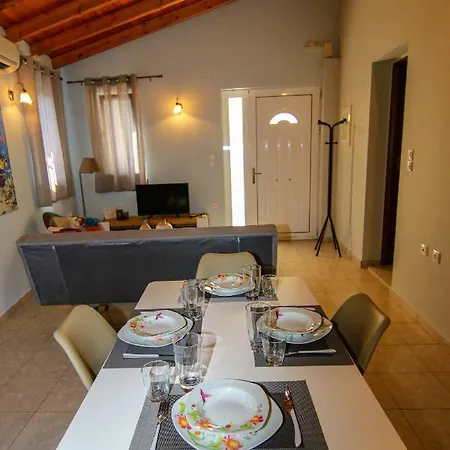 Aggeliki's Hideaway Tatil Evi