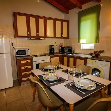 Aggeliki's Hideaway בית נופש Lefkáda